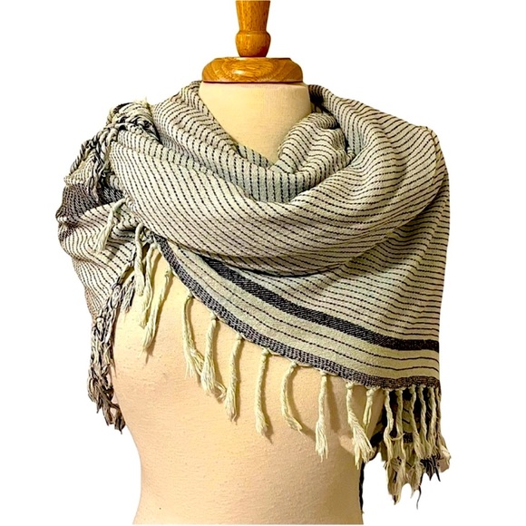 Maison Scotch Large Amsterdams Blauw Blue and White Cotton Tasseled Scarf - Picture 3 of 6